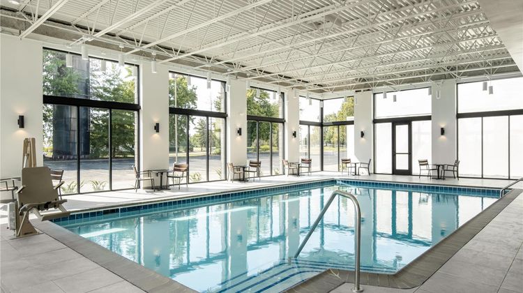 Embassy Suites Cincinnati Blue Ash Pool