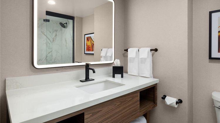 Embassy Suites Cincinnati Blue Ash Room