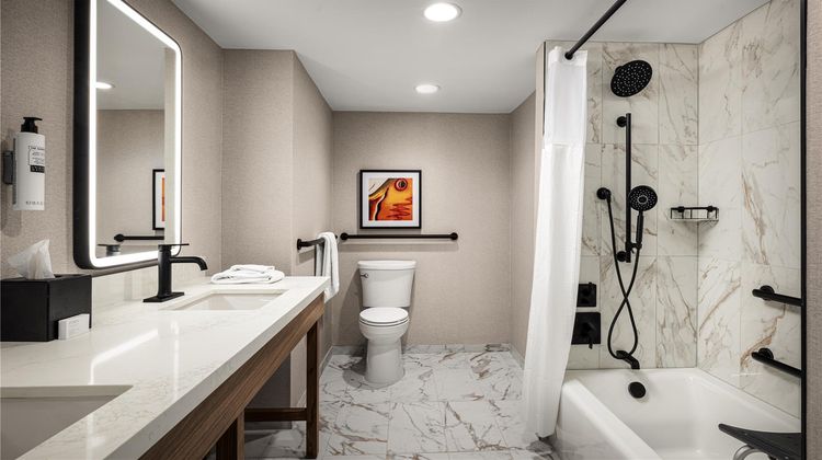 Embassy Suites Cincinnati Blue Ash Room