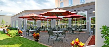 Hilton Garden Inn Blue Ash Exterior
