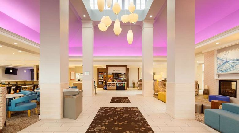 <b>Hilton Garden Inn Blue Ash Lobby</b>. Images powered by <a href="https://iceportal.shijigroup.com/" title="IcePortal" target="_blank">IcePortal</a>.