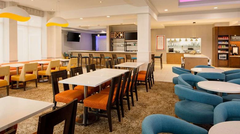 <b>Hilton Garden Inn Blue Ash Restaurant</b>. Images powered by <a href="https://iceportal.shijigroup.com/" title="IcePortal" target="_blank">IcePortal</a>.