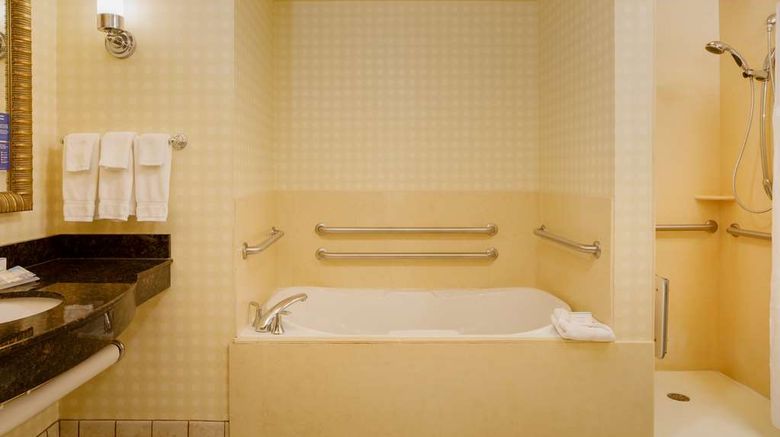 <b>Hilton Garden Inn Blue Ash Room</b>. Images powered by <a href="https://iceportal.shijigroup.com/" title="IcePortal" target="_blank">IcePortal</a>.