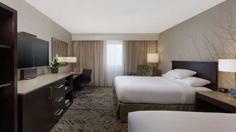 <b>Hilton Cincinnati Airport Room</b>. Images powered by <a href="https://iceportal.shijigroup.com/" title="IcePortal" target="_blank">IcePortal</a>.
