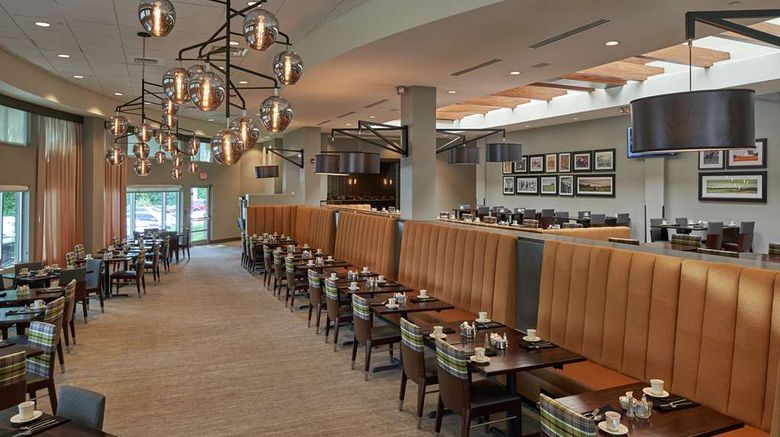 <b>Hilton Cincinnati Airport Restaurant</b>. Images powered by <a href="https://iceportal.shijigroup.com/" title="IcePortal" target="_blank">IcePortal</a>.