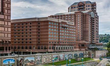 Embassy Suites Cincinnati River Center
