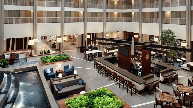 <b>Embassy Suites Cincinnati River Center Lobby</b>. Images powered by <a href="https://iceportal.shijigroup.com/" title="IcePortal" target="_blank">IcePortal</a>.