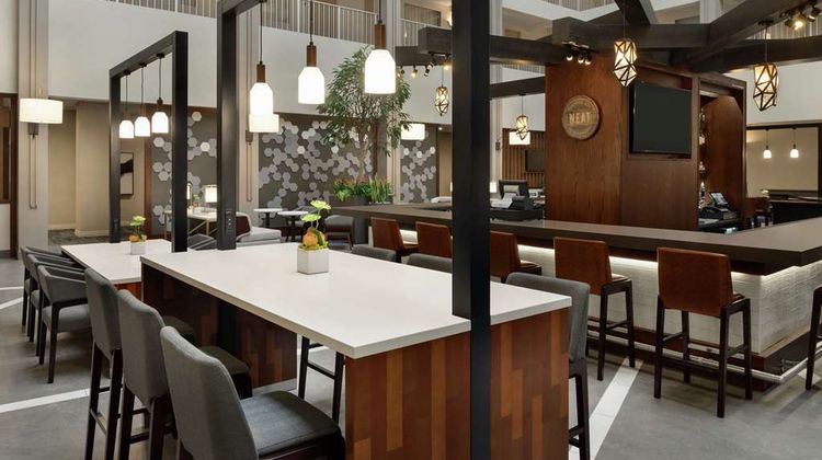 Embassy Suites Cincinnati River Center Restaurant