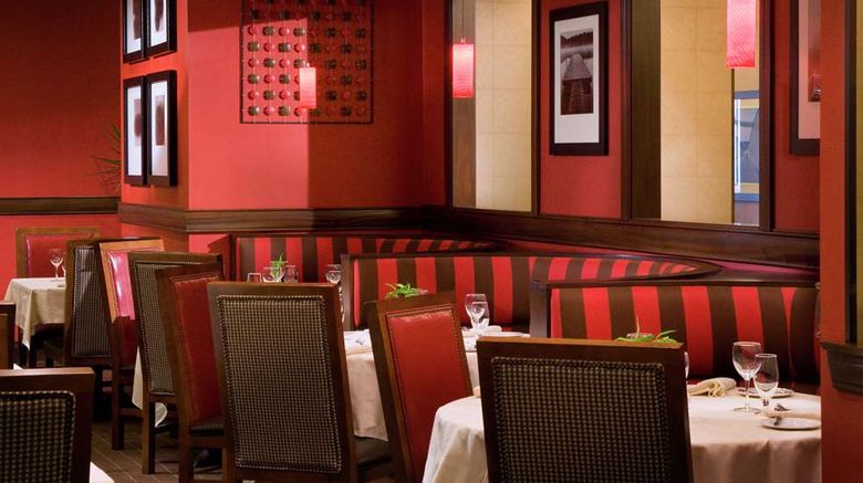 <b>Doubletree Hotel Cincinnati Airport Restaurant</b>. Images powered by <a href="https://iceportal.shijigroup.com/" title="IcePortal" target="_blank">IcePortal</a>.