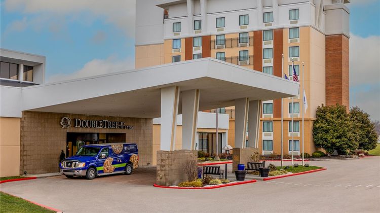 Doubletree Hotel Cincinnati Airport Exterior