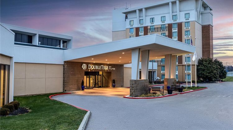 Doubletree Hotel Cincinnati Airport Exterior