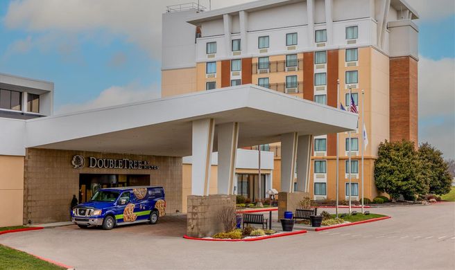 Doubletree Hotel Cincinnati Airport Exterior