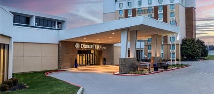 Doubletree Hotel Cincinnati Airport Exterior