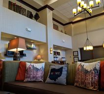 Hampton Inn & Suites Union Centre Lobby