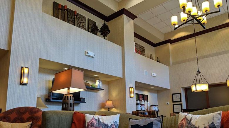 <b>Hampton Inn & Suites Union Centre Lobby</b>. Images powered by <a href="https://iceportal.shijigroup.com/" title="IcePortal" target="_blank">IcePortal</a>.