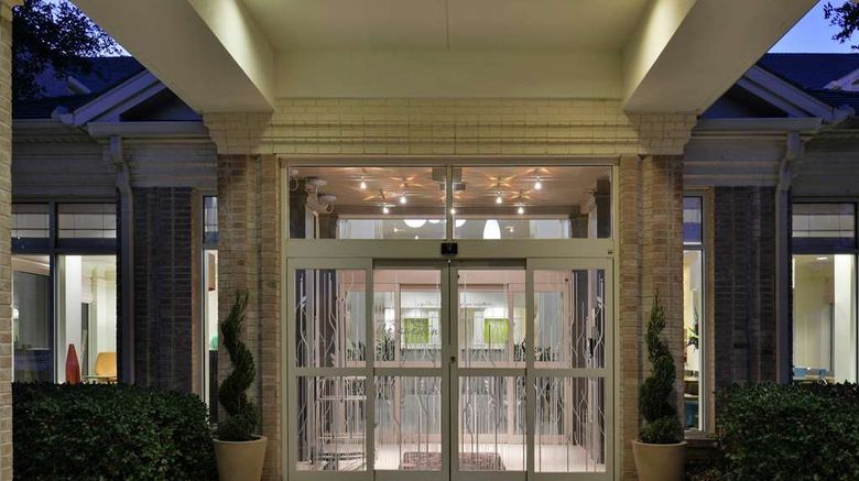 Hilton Garden Inn Addison Exterior. Images powered by <a href="https://iceportal.shijigroup.com" target="_blank" rel="noopener">Ice Portal</a>.