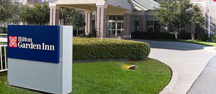 Hilton Garden Inn Addison Exterior