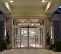 Hilton Garden Inn Addison Exterior