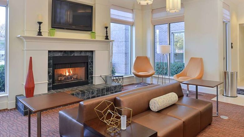 <b>Hilton Garden Inn Addison Lobby</b>. Images powered by <a href="https://iceportal.shijigroup.com/" title="IcePortal" target="_blank">IcePortal</a>.