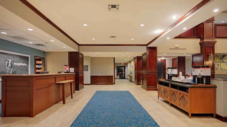 Hampton Inn & Sts Dallas Arlington South Lobby
