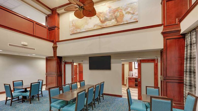 <b>Hampton Inn & Sts Dallas Arlington South Restaurant</b>. Images powered by <a href="https://iceportal.shijigroup.com/" title="IcePortal" target="_blank">IcePortal</a>.