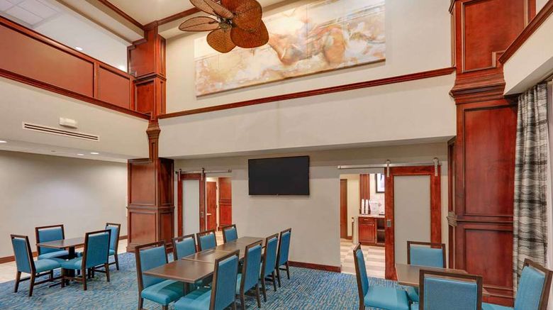 <b>Hampton Inn & Sts Dallas Arlington South Restaurant</b>. Images powered by <a href="https://iceportal.shijigroup.com/" title="IcePortal" target="_blank">IcePortal</a>.