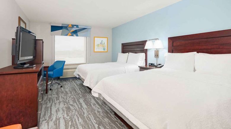 <b>Hampton Inn & Sts Dallas Arlington South Room</b>. Images powered by <a href="https://iceportal.shijigroup.com/" title="IcePortal" target="_blank">IcePortal</a>.
