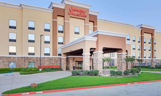 Hampton Inn & Sts Dallas Arlington South Exterior