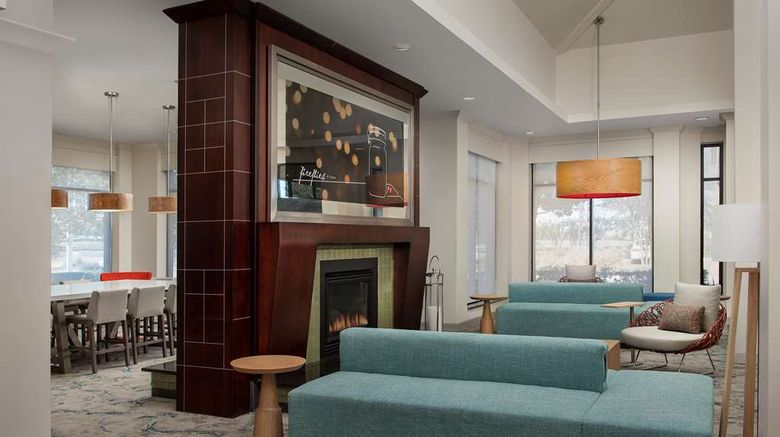 <b>Hilton Garden Inn Dallas/Duncanville Lobby</b>. Images powered by <a href="https://iceportal.shijigroup.com/" title="IcePortal" target="_blank">IcePortal</a>.