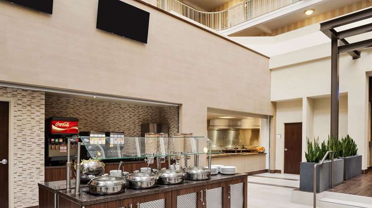 Embassy Suites Dallas-Market Center Restaurant