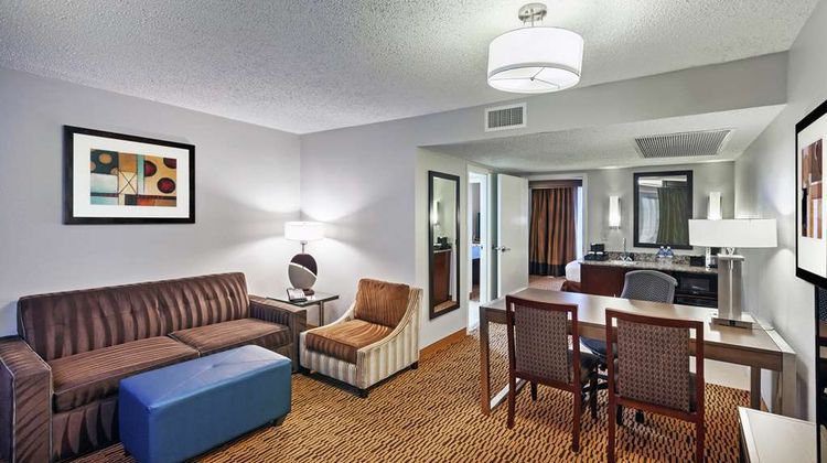 Embassy Suites Dallas-Market Center Room