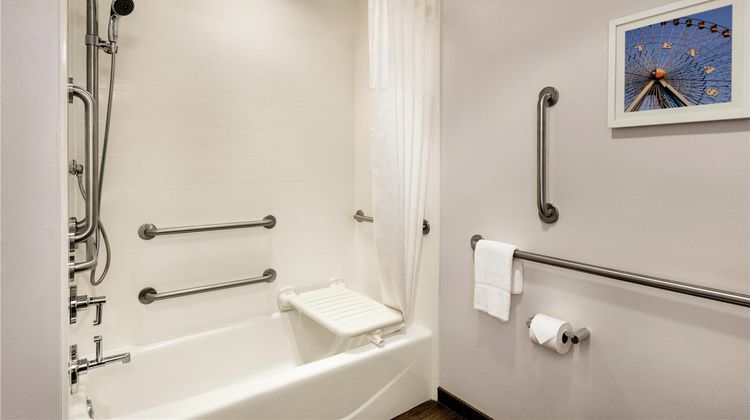 Hampton Inn & Suites Dallas-Mesquite Room