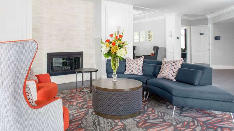 <b>Homewood Suites by Hilton Las Colinas Lobby</b>. Images powered by <a href="https://iceportal.shijigroup.com/" title="IcePortal" target="_blank">IcePortal</a>.