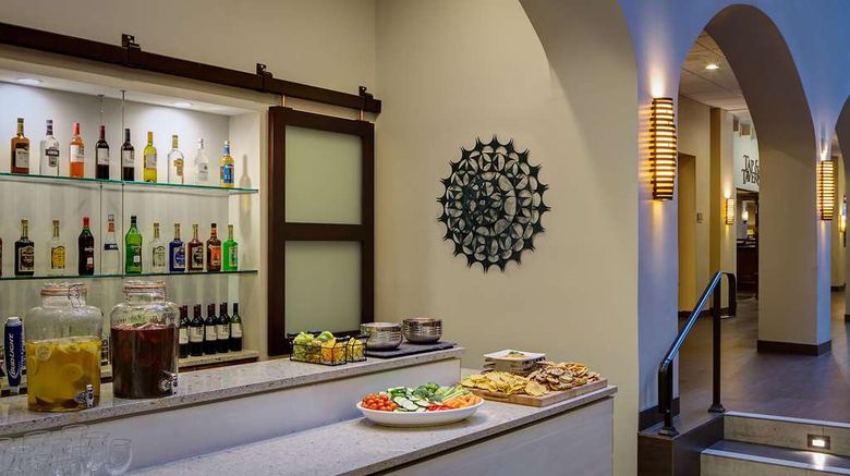 <b>Embassy Suites Dallas Love Field Restaurant</b>. Images powered by <a href="https://iceportal.shijigroup.com/" title="IcePortal" target="_blank">IcePortal</a>.