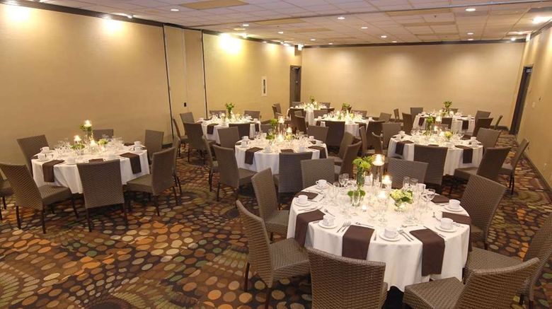 <b>Embassy Suites Dallas Love Field Meeting</b>. Images powered by <a href="https://iceportal.shijigroup.com/" title="IcePortal" target="_blank">IcePortal</a>.