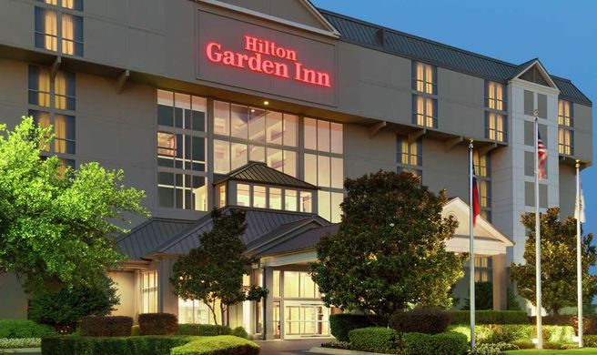 Hilton Garden Inn Dallas Market Center Exterior