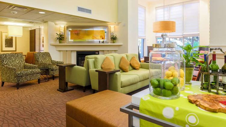 Hilton Garden Inn Dallas Market Center Lobby