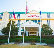 Hilton Garden Inn Dallas Market Center Exterior