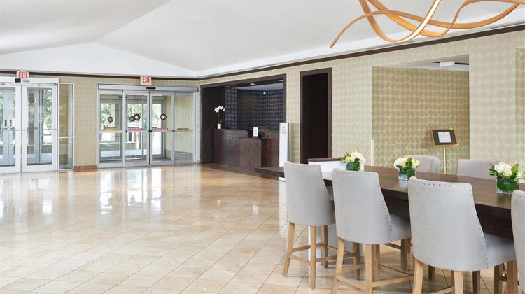 DoubleTree Dallas - Market Center Lobby