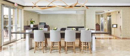 DoubleTree Dallas - Market Center Lobby