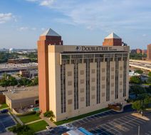 DoubleTree by Hilton Hotel Richardson Exterior