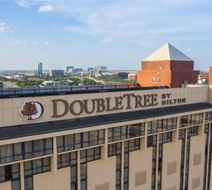 DoubleTree by Hilton Hotel Richardson Exterior