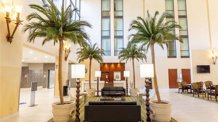 DoubleTree by Hilton Hotel Richardson Lobby