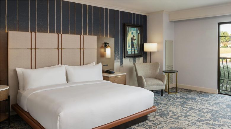 <b>Hilton Dallas/Rockwall Lakefront Room</b>. Images powered by <a href="https://iceportal.shijigroup.com/" title="IcePortal" target="_blank">IcePortal</a>.