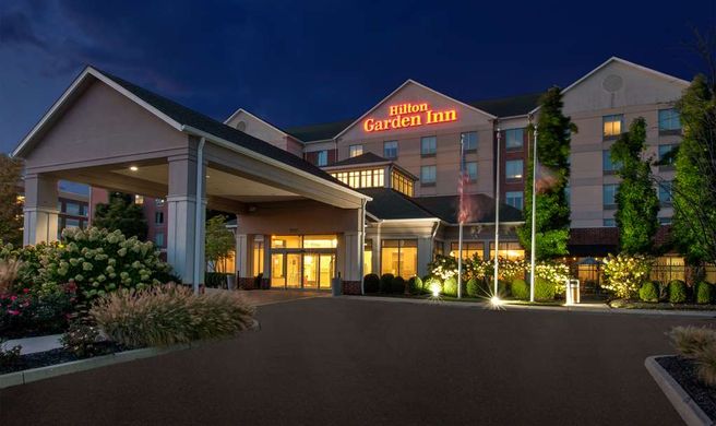 Hilton Garden Inn Dayton Exterior