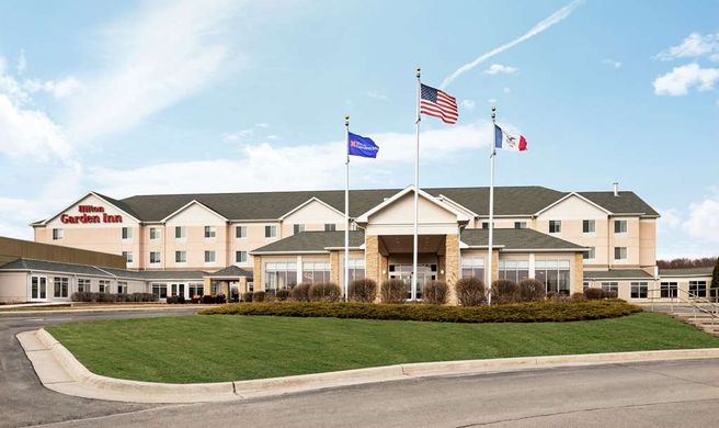 Hilton Garden Inn Dubuque Downtown Exterior