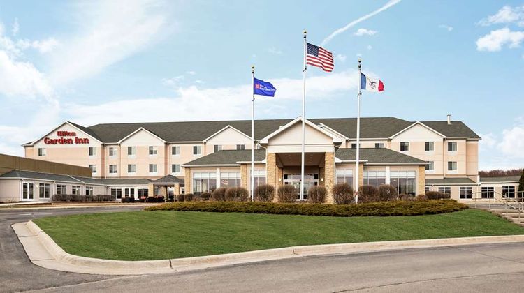 Hilton Garden Inn Dubuque Downtown Exterior