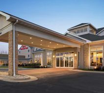 Hilton Garden Inn Dubuque Downtown Exterior