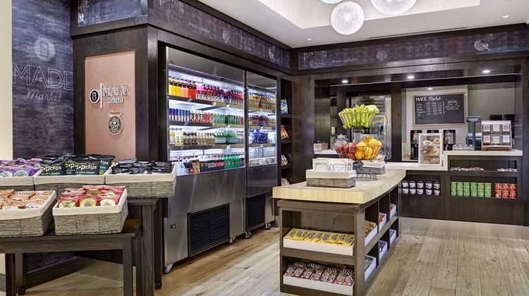 Doubletree by Hilton DC-Crystal City Restaurant