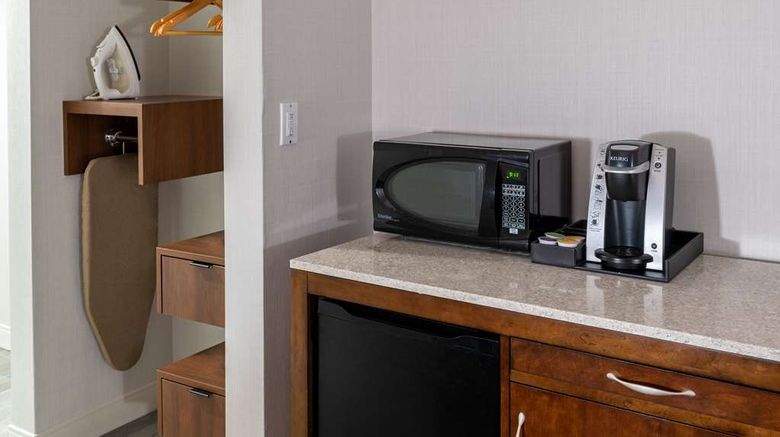<b>Hilton Garden Inn Arlington Courthouse Room</b>. Images powered by <a href="https://iceportal.shijigroup.com/" title="IcePortal" target="_blank">IcePortal</a>.